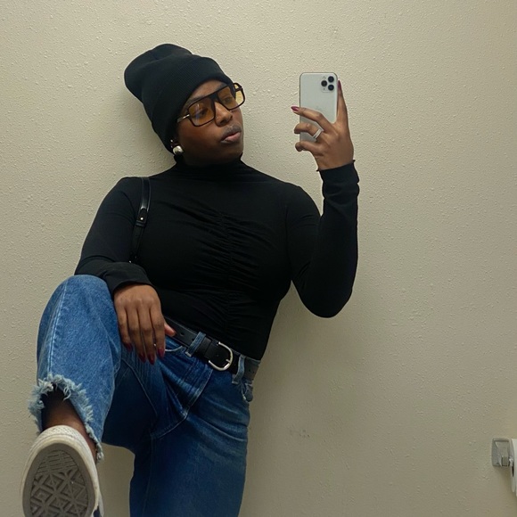 Meet your Posher, Kensie - Picture 6 of 6